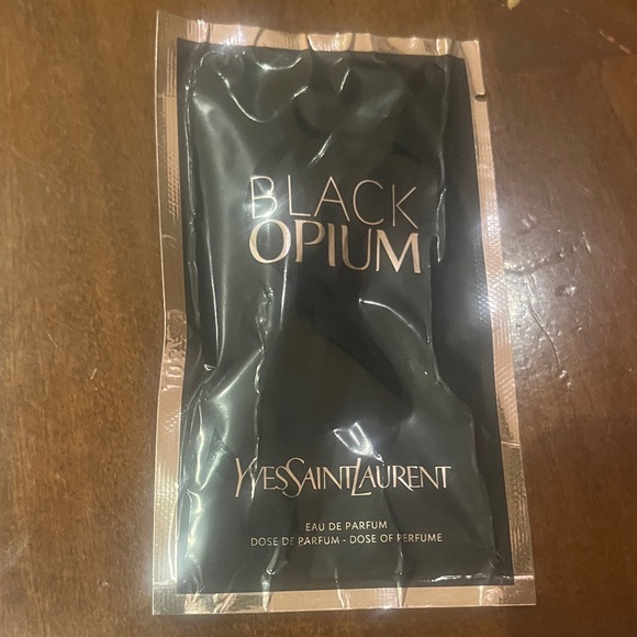 Yves Saint Laurent Black Opium Fragrance Sample - Picture 1 of 2